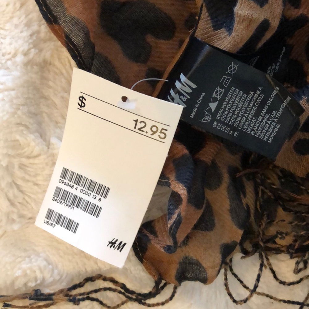 Express Scarf - Picture 4 of 4